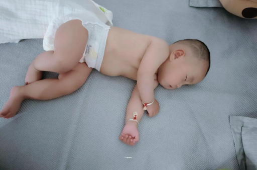 葫芦岛3个月宝宝怎么抱